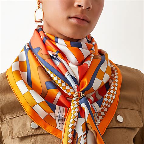 how to tie small hermes scarf|how to wear hermes twilly.